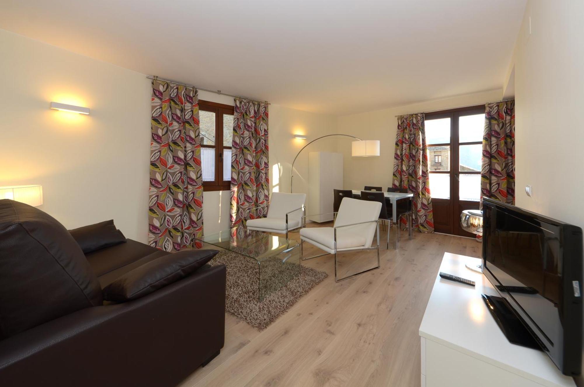 Apartamentos El Palacete De Aínsa Exteriör bild