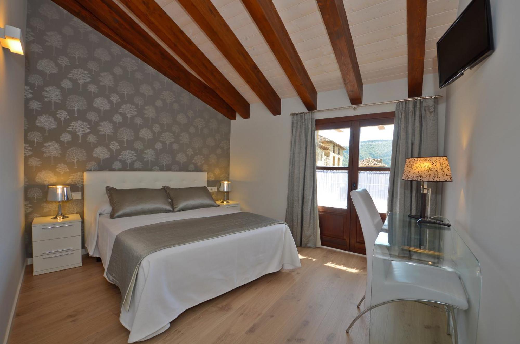 Apartamentos El Palacete De Aínsa Exteriör bild