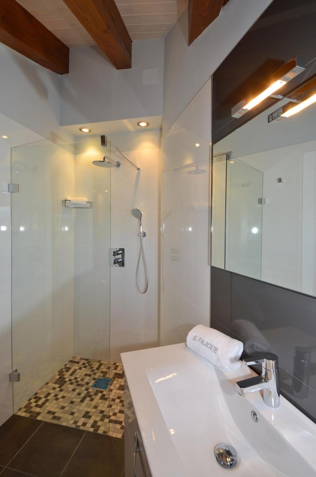 Apartamentos El Palacete De Aínsa Exteriör bild
