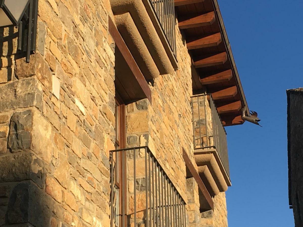 Apartamentos El Palacete De Aínsa Exteriör bild