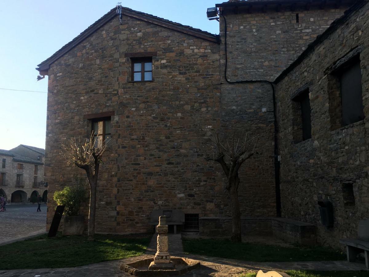 Apartamentos El Palacete De Aínsa Exteriör bild