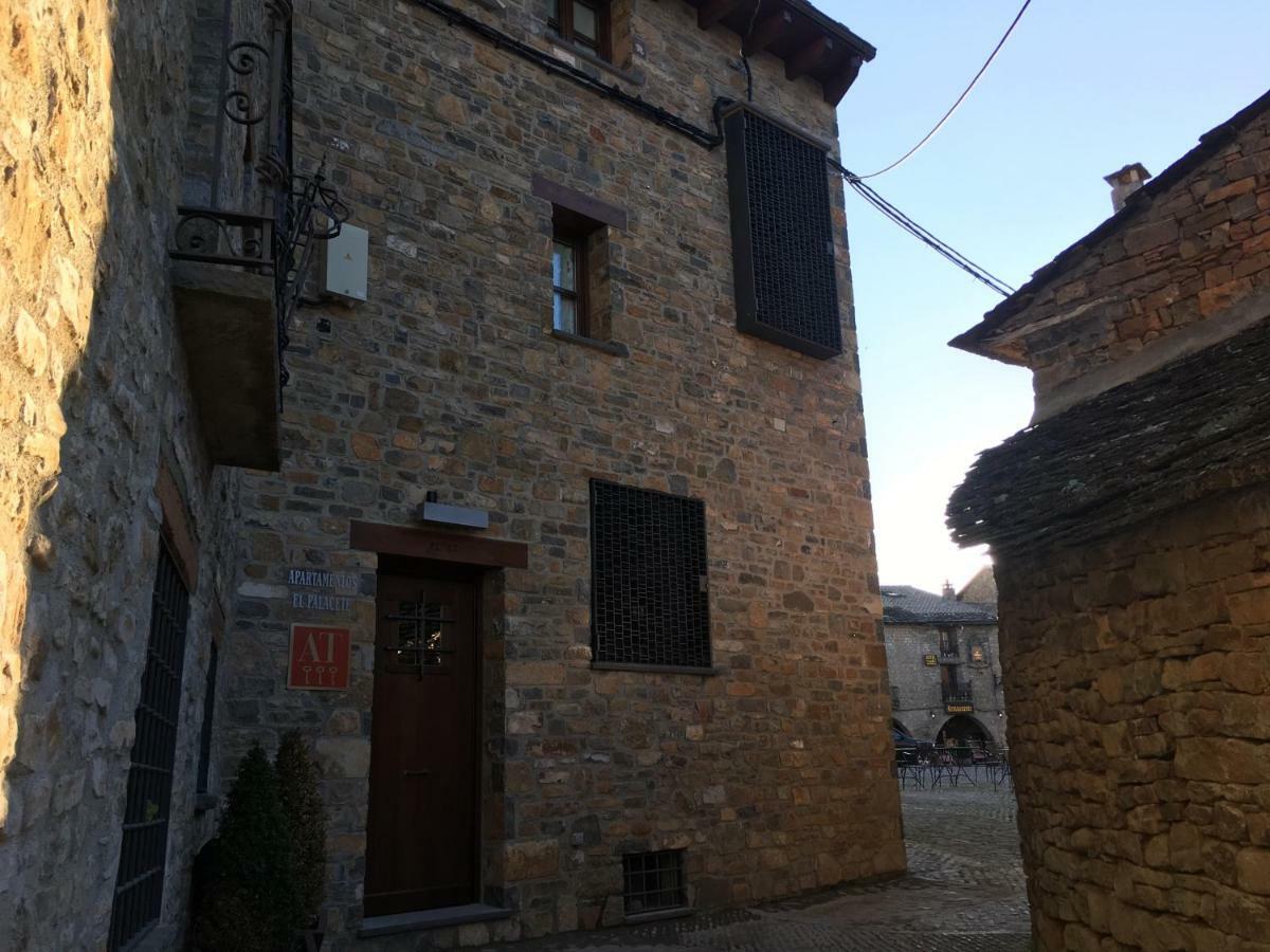 Apartamentos El Palacete De Aínsa Exteriör bild